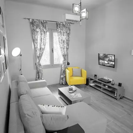 D16 - 5' Mins To Petralona Metro Apartment Athens