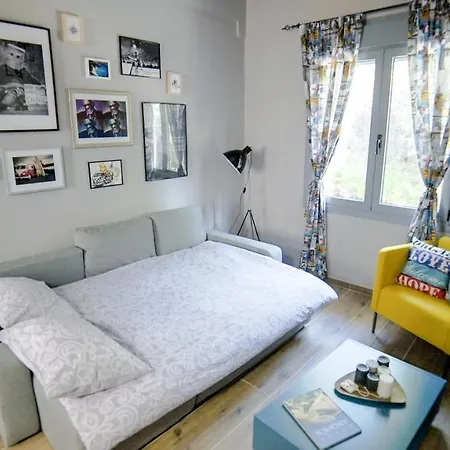 D16 - 5' Mins To Petralona Metro Apartment *